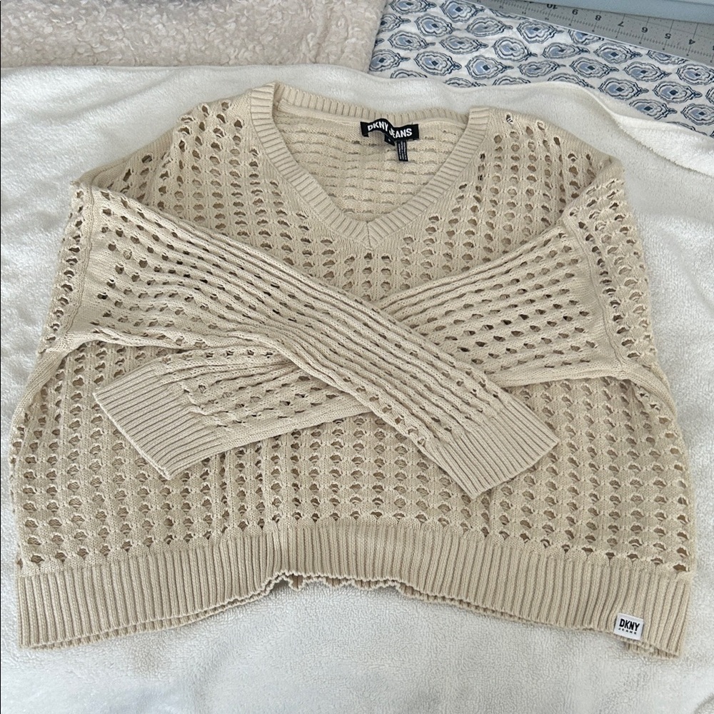 DKNY Women's Beige V-Neck Sweater